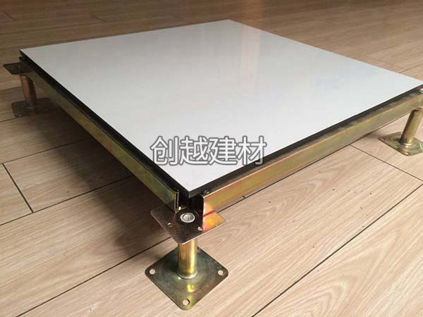 防靜電地板對機房?jì)鹊沫h(huán)境和濕度的要求